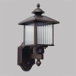 Đèn tường ngoài trời Slister 210*210*350mm - E27